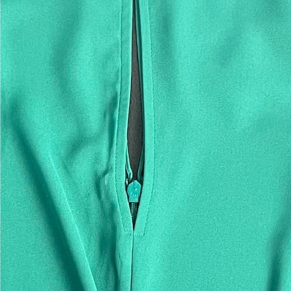 EXPRESS NEW Woman’s Blouse! St Patrick’s Green, Size XS - Picture 4 of 8